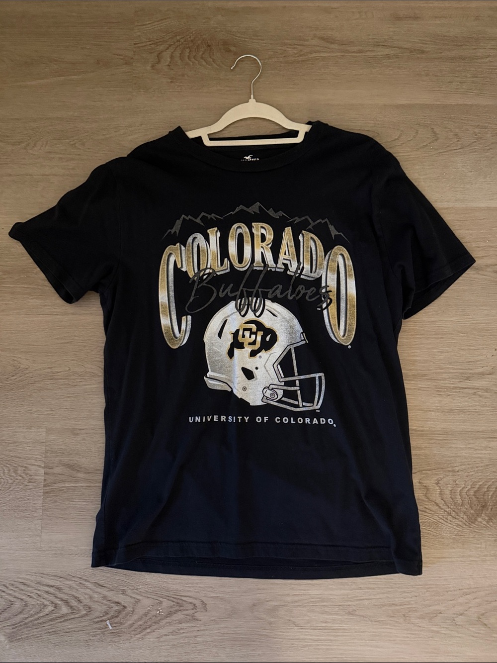 Hollister Black and Gold Colorado Graphic Tee